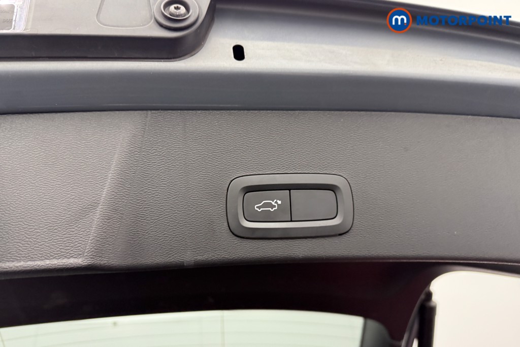 Volvo Xc40 R Design Manual Petrol SUV - Stock Number (1543142) - 22nd supplementary image