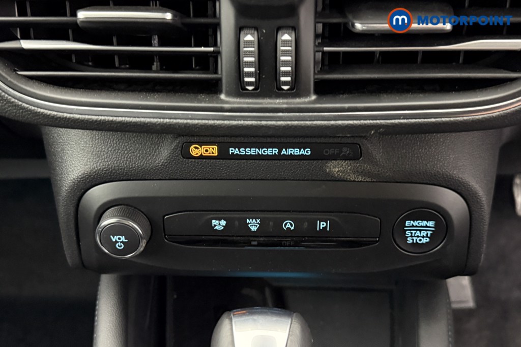 Ford Focus Active X Automatic Petrol-Electric Hybrid Estate - Stock Number (1543213) - 10th supplementary image