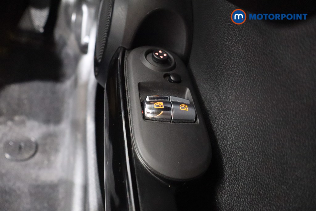 Mini Hatchback Cooper Classic Manual Petrol Hatchback - Stock Number (1543276) - 20th supplementary image