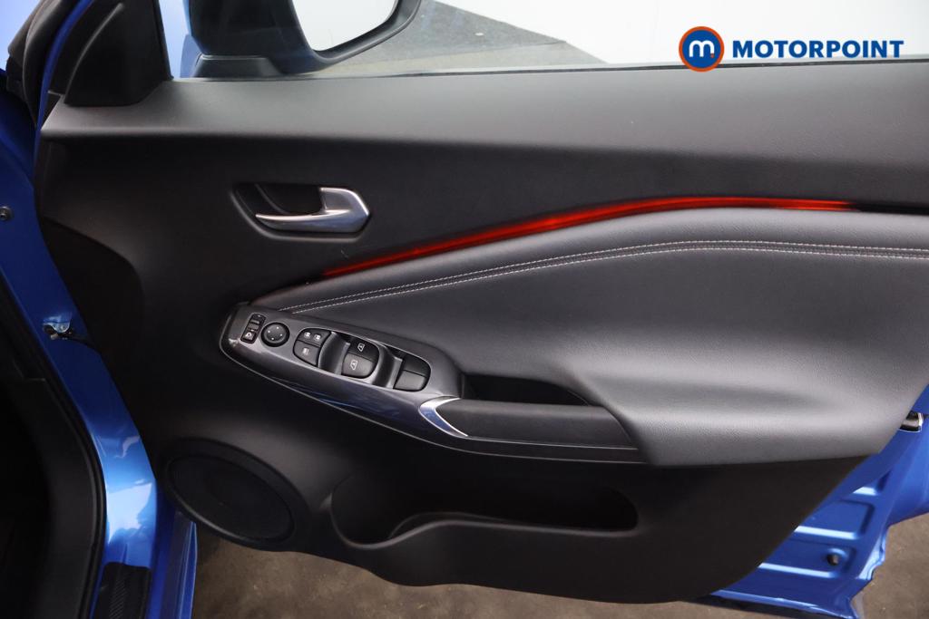 Nissan Juke N-Connecta Manual Petrol SUV - Stock Number (1543415) - 9th supplementary image