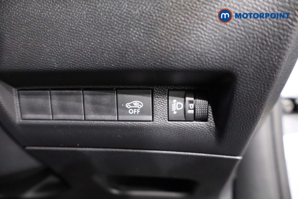 Peugeot 2008 Allure Manual Petrol SUV - Stock Number (1543563) - 21st supplementary image