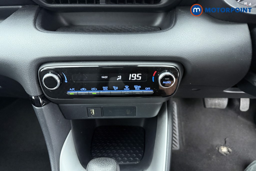 Toyota Yaris Icon Automatic Petrol-Electric Hybrid Hatchback - Stock Number (1544090) - 8th supplementary image
