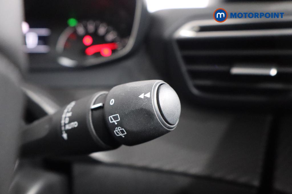 Peugeot 2008 Active Manual Petrol SUV - Stock Number (1519384) - 11th supplementary image