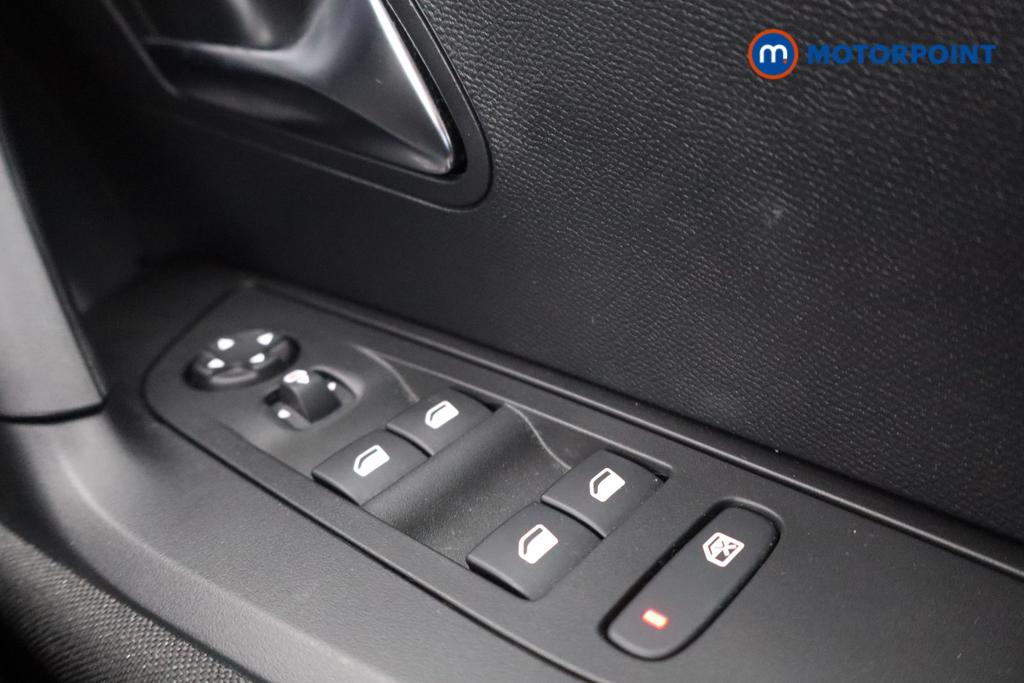 Peugeot 2008 Active Manual Petrol SUV - Stock Number (1519384) - 12th supplementary image