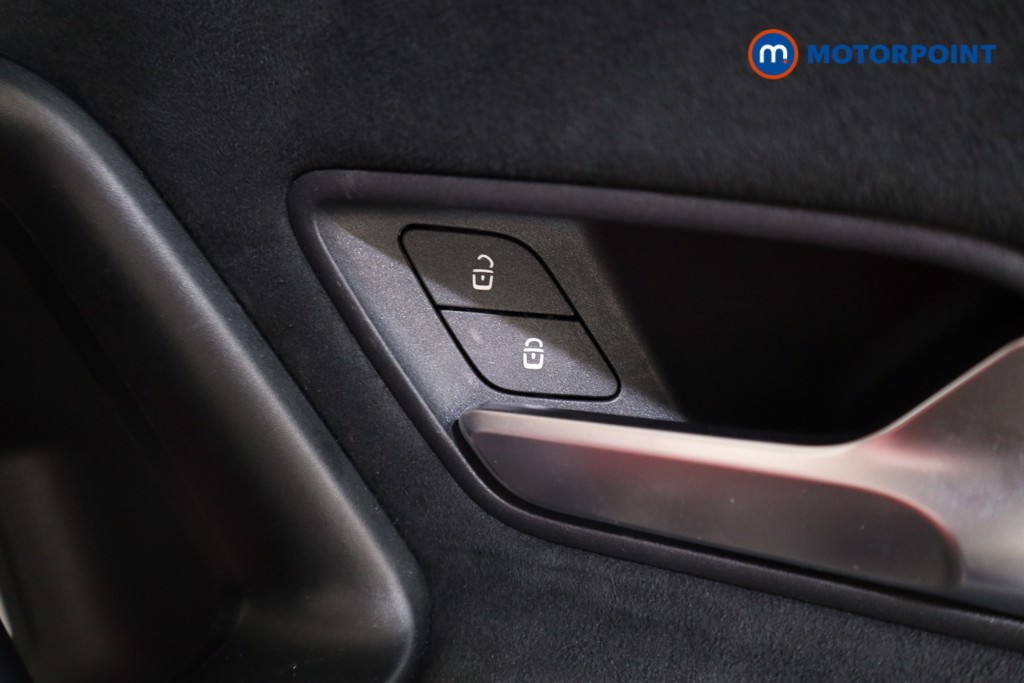 Mercedes-Benz A Class Amg Line Automatic Petrol Plug-In Hybrid Saloon - Stock Number (1533391) - 12th supplementary image