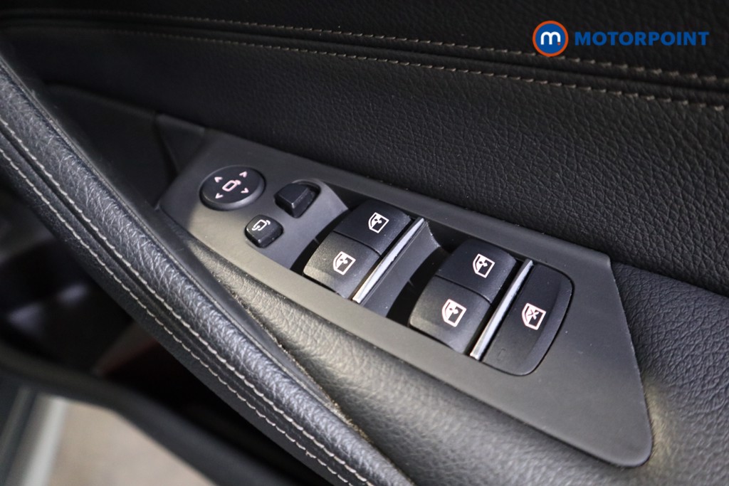 BMW 5 Series M Sport Automatic Petrol Plug-In Hybrid Estate - Stock Number (1536098) - 12th supplementary image