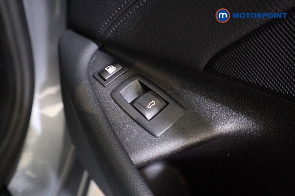 BMW 5 Series M Sport Automatic Petrol Plug-In Hybrid Estate - Stock Number (1536098) - 13th supplementary image