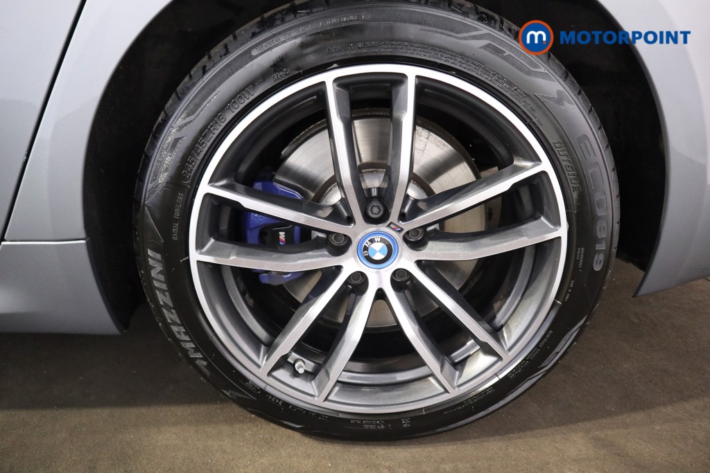 BMW 5 Series M Sport Automatic Petrol Plug-In Hybrid Estate - Stock Number (1536098) - 23rd supplementary image
