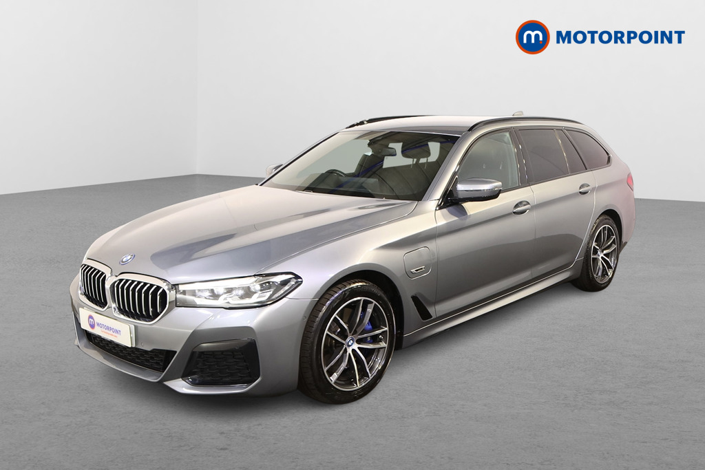 BMW 5 Series M Sport Automatic Petrol Plug-In Hybrid Estate - Stock Number (1536098) - Passenger side front corner