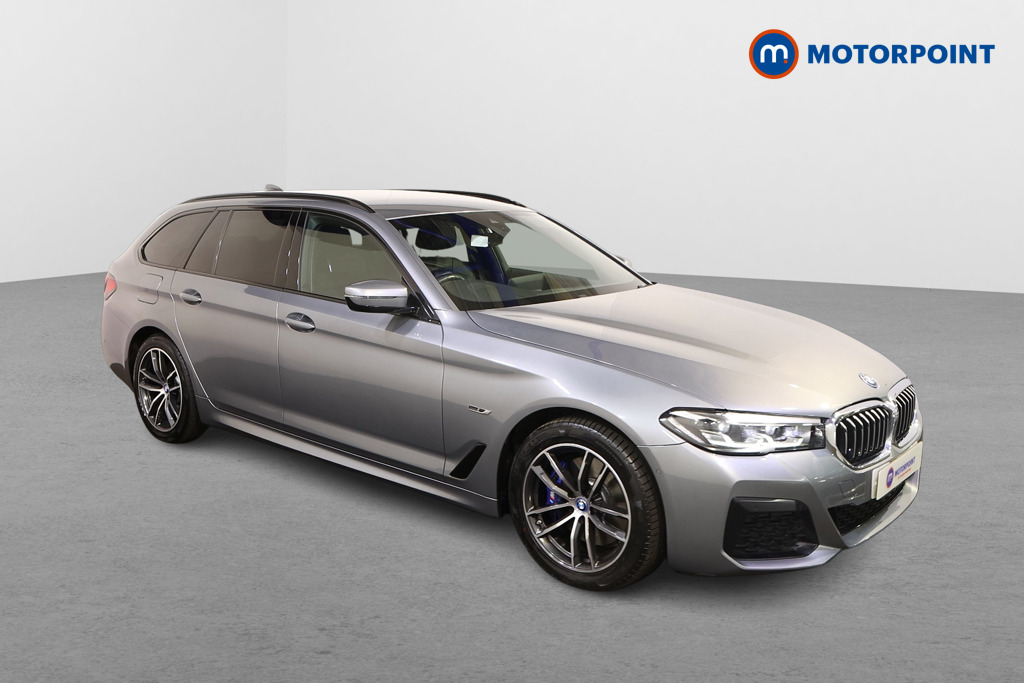 BMW 5 Series M Sport Automatic Petrol Plug-In Hybrid Estate - Stock Number (1536098) - Drivers side front corner