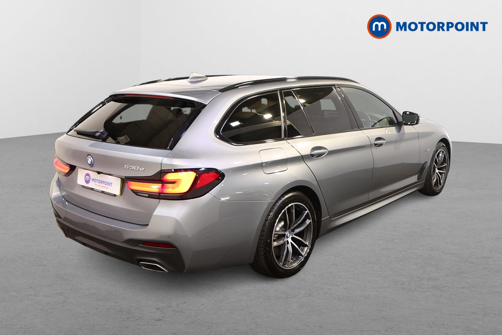 BMW 5 Series M Sport Automatic Petrol Plug-In Hybrid Estate - Stock Number (1536098) - Drivers side rear corner