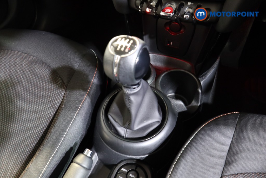 Mini Hatchback Cooper Classic Manual Petrol Hatchback - Stock Number (1538974) - 9th supplementary image