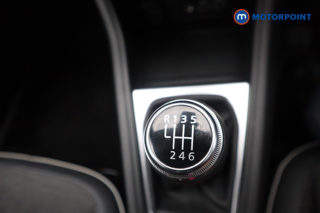 Renault Captur Techno Manual Petrol SUV - Stock Number (1539345) - 12th supplementary image
