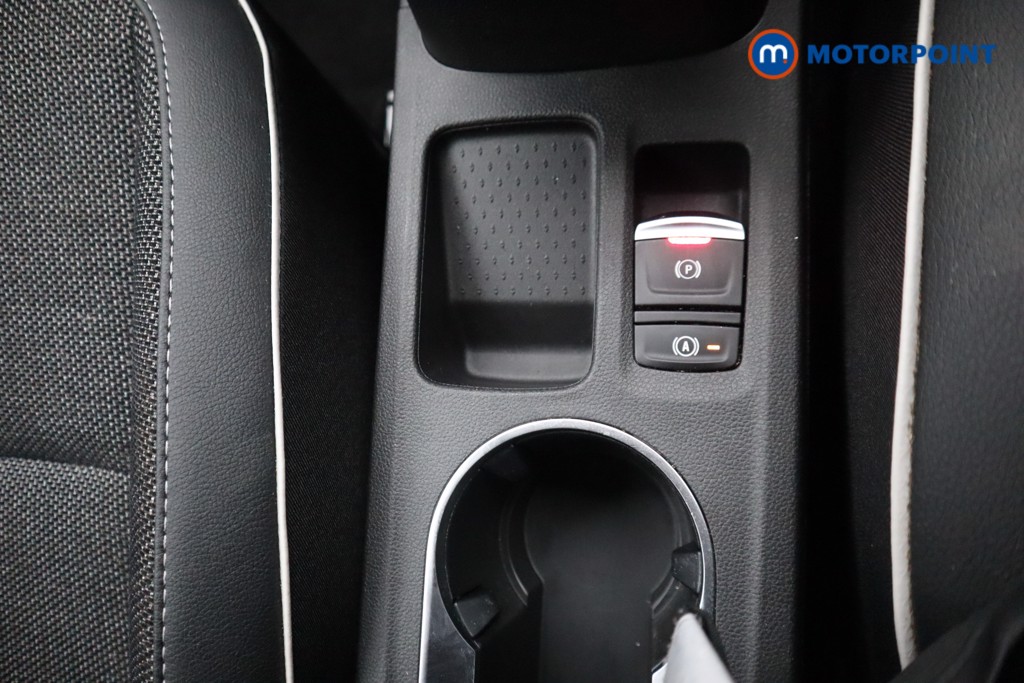 Renault Captur Techno Manual Petrol SUV - Stock Number (1539345) - 13th supplementary image