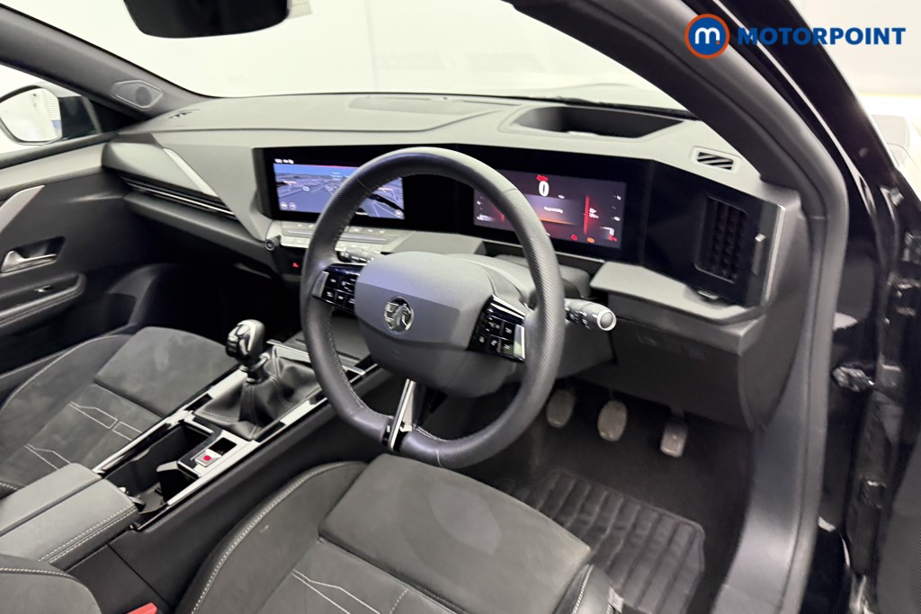 Vauxhall Astra Ultimate Manual Petrol Hatchback - Stock Number (1539802) - 4th supplementary image