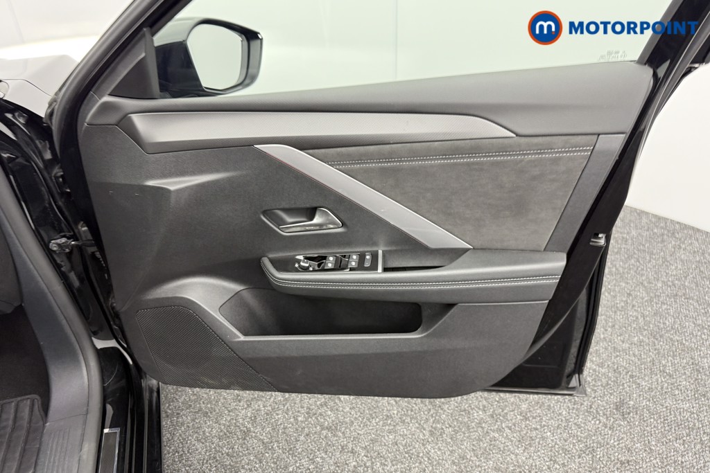 Vauxhall Astra Ultimate Manual Petrol Hatchback - Stock Number (1539802) - 16th supplementary image