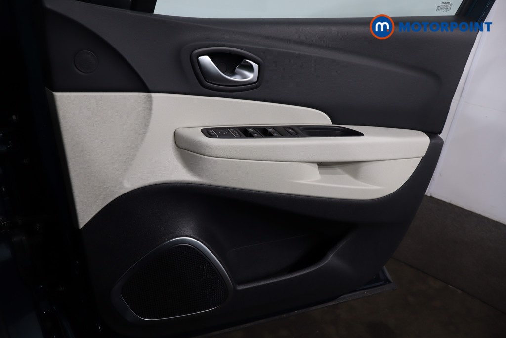 Renault Captur Gt Line Manual Petrol SUV - Stock Number (1541302) - 23rd supplementary image