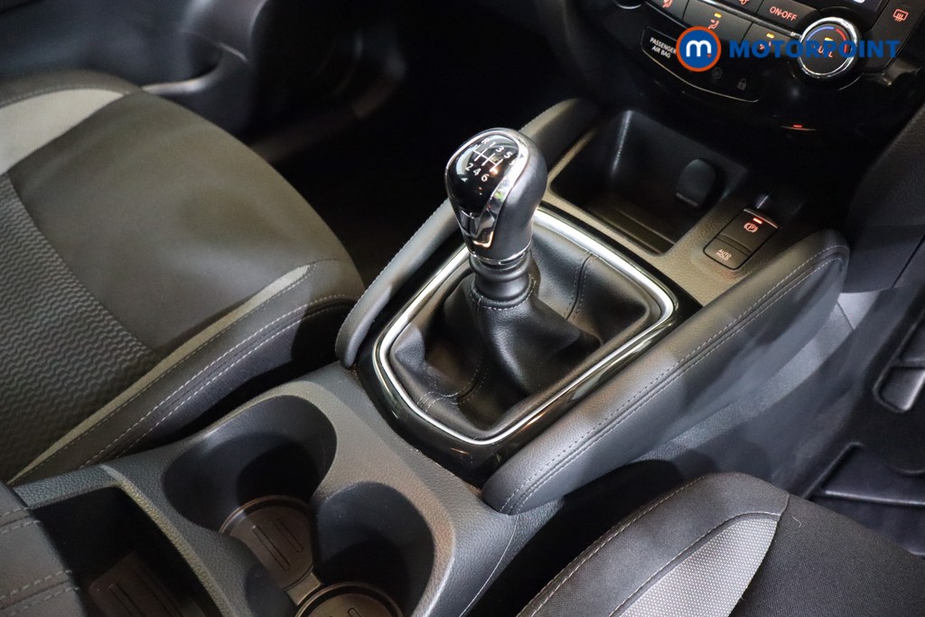 Nissan Qashqai Acenta Premium Manual Petrol SUV - Stock Number (1542564) - 4th supplementary image