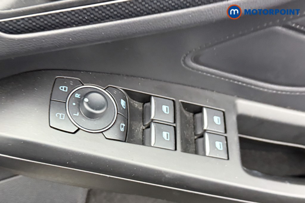 Ford Focus St-Line Manual Petrol-Electric Hybrid Hatchback - Stock Number (1543210) - 15th supplementary image