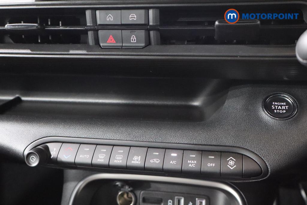 Jeep Avenger Altitude Manual Petrol SUV - Stock Number (1543256) - 4th supplementary image