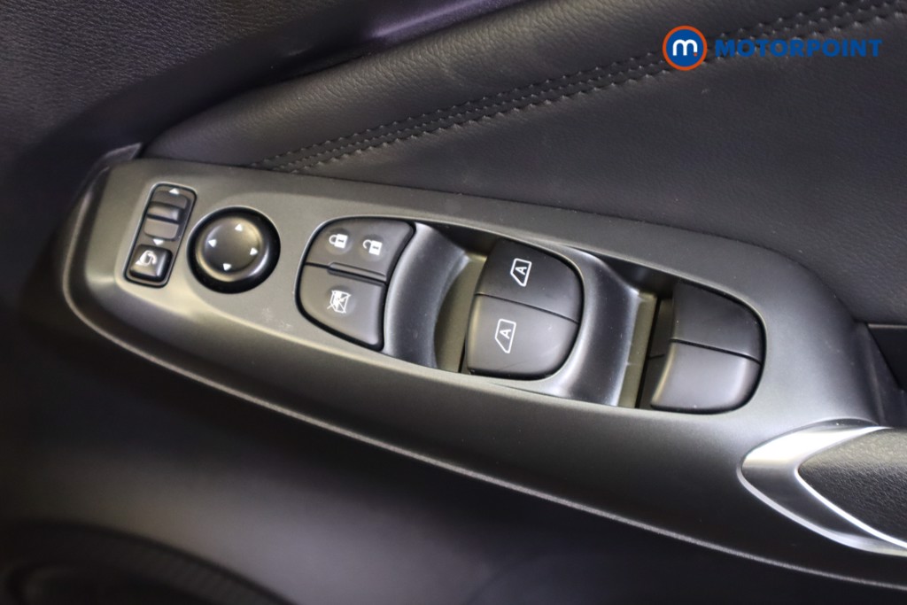 Nissan Juke N-Connecta Automatic Petrol-Electric Hybrid SUV - Stock Number (1543311) - 7th supplementary image