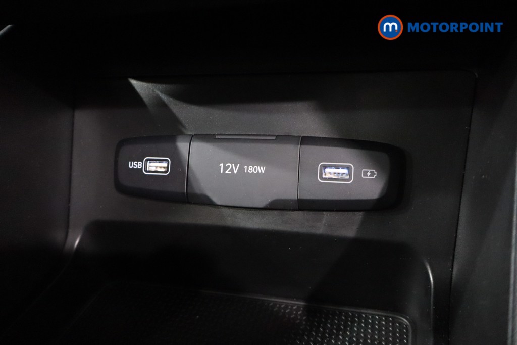 Hyundai Tucson Se Connect Manual Petrol SUV - Stock Number (1543352) - 16th supplementary image
