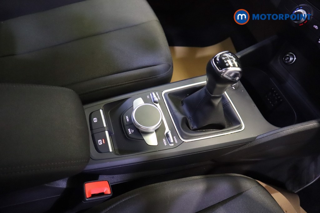 Audi Q2 Technik Manual Petrol SUV - Stock Number (1543860) - 5th supplementary image