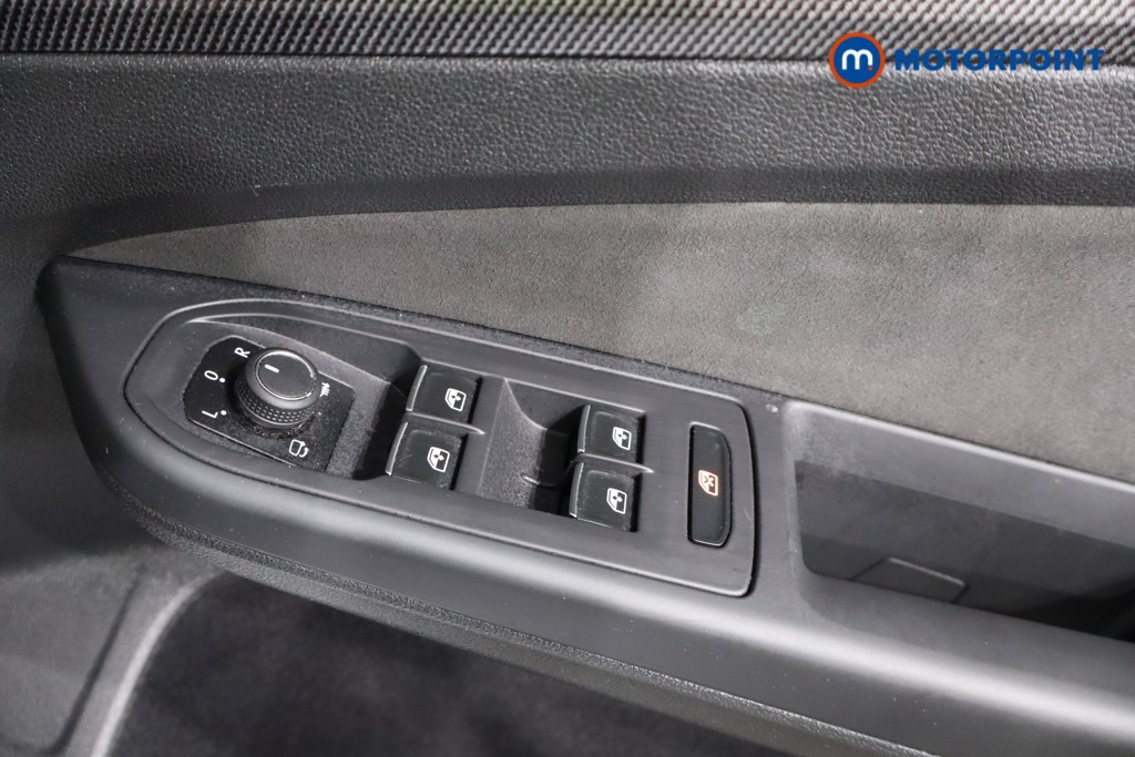 Volkswagen Golf R-Line Manual Petrol Hatchback - Stock Number (1543969) - 19th supplementary image