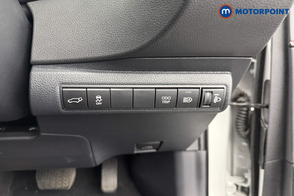 Toyota Corolla Gr Sport Automatic Petrol-Electric Hybrid Estate - Stock Number (1544152) - 16th supplementary image