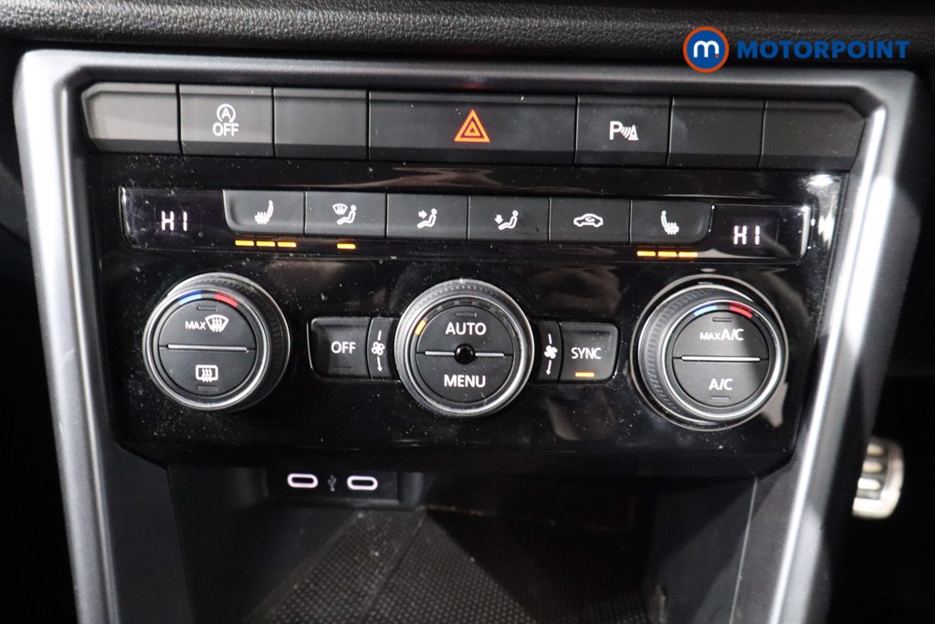 Volkswagen T-Roc Active Manual Petrol SUV - Stock Number (1544667) - 14th supplementary image