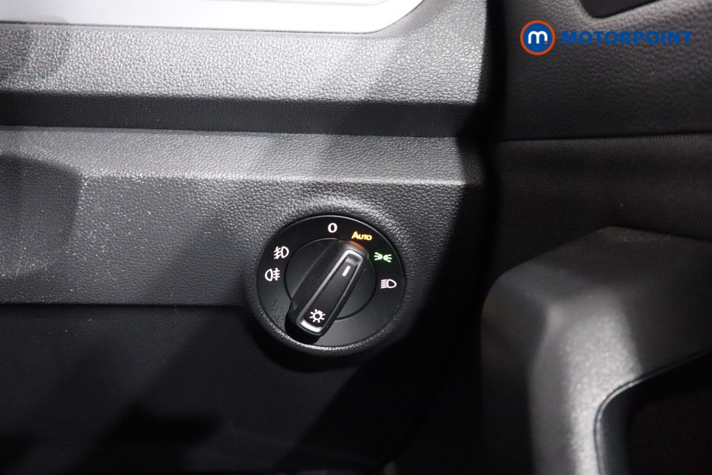Volkswagen T-Roc Active Manual Petrol SUV - Stock Number (1544667) - 17th supplementary image