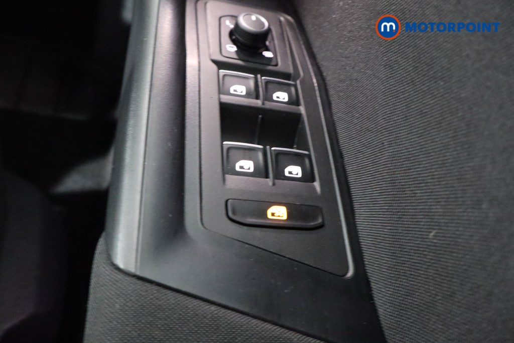 Volkswagen T-Roc Active Manual Petrol SUV - Stock Number (1544667) - 18th supplementary image