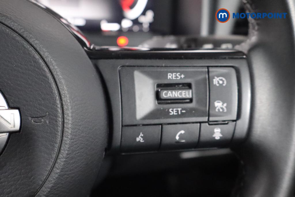Nissan Qashqai N-Connecta Manual Petrol SUV - Stock Number (1544681) - 9th supplementary image