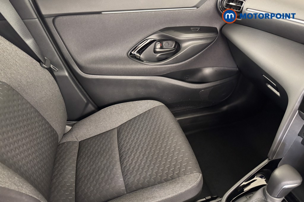 Toyota Yaris Cross Design Automatic Petrol-Electric Hybrid Estate - Stock Number (1544714) - 11th supplementary image