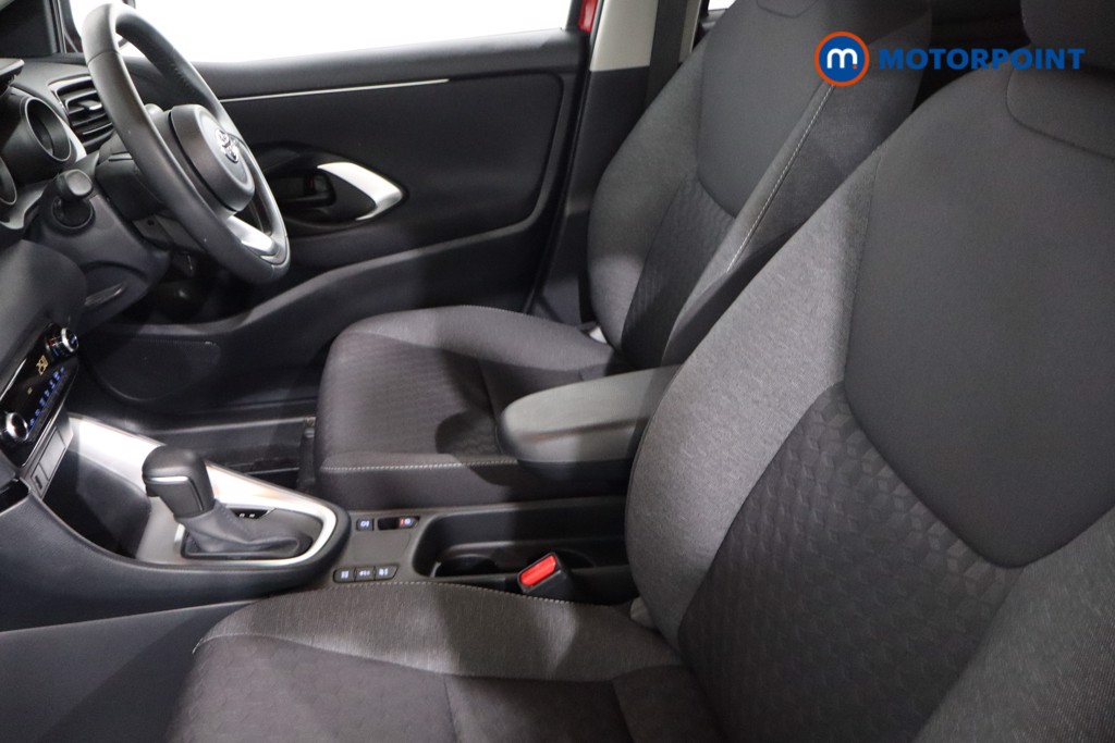 Toyota Yaris Design Automatic Petrol-Electric Hybrid Hatchback - Stock Number (1544891) - 4th supplementary image