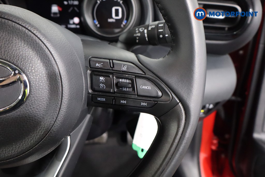 Toyota Yaris Design Automatic Petrol-Electric Hybrid Hatchback - Stock Number (1544891) - 8th supplementary image