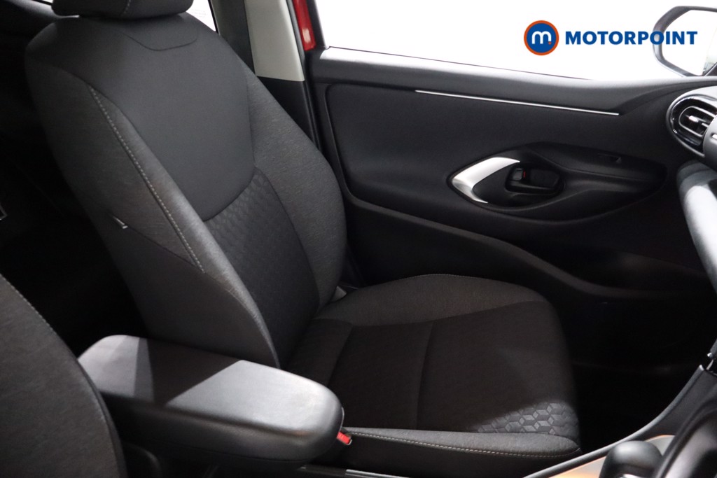 Toyota Yaris Design Automatic Petrol-Electric Hybrid Hatchback - Stock Number (1544891) - 21st supplementary image
