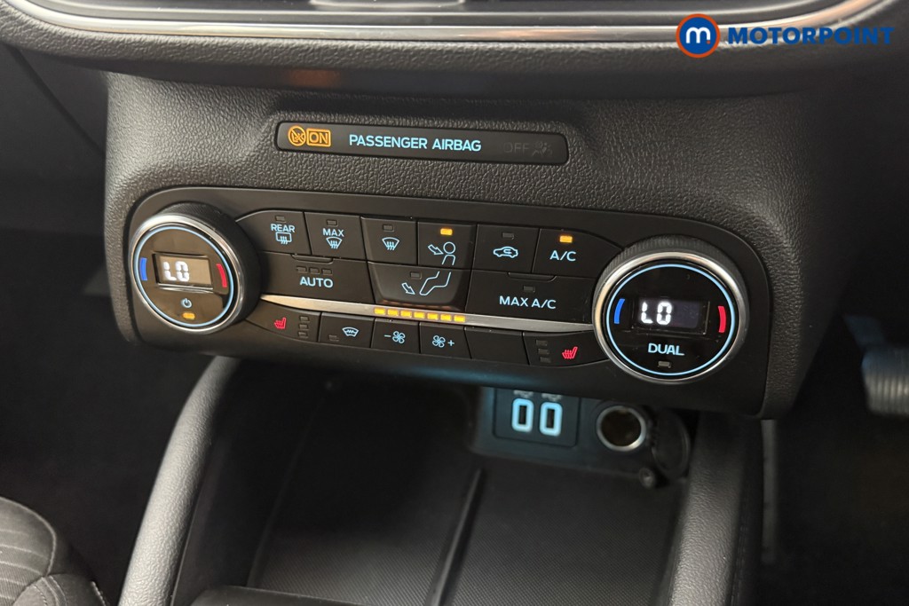 Ford Focus Titanium Edition Manual Petrol-Electric Hybrid Hatchback - Stock Number (1540799) - 10th supplementary image