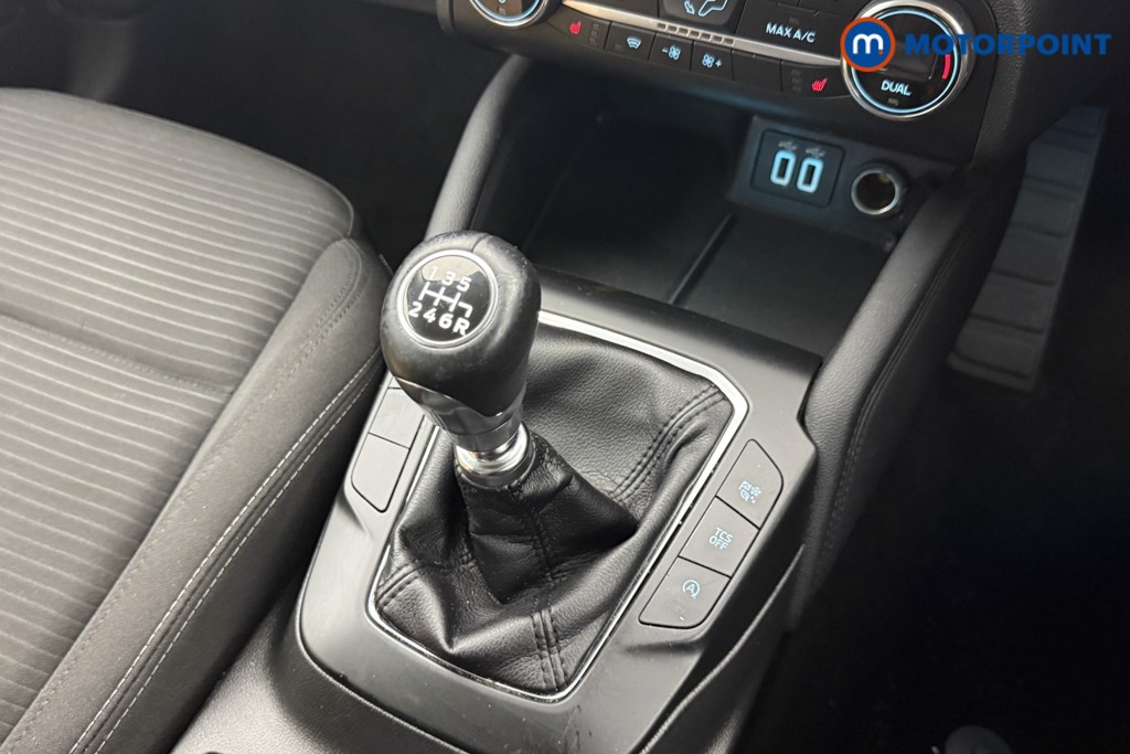 Ford Focus Titanium Edition Manual Petrol-Electric Hybrid Hatchback - Stock Number (1540799) - 11th supplementary image