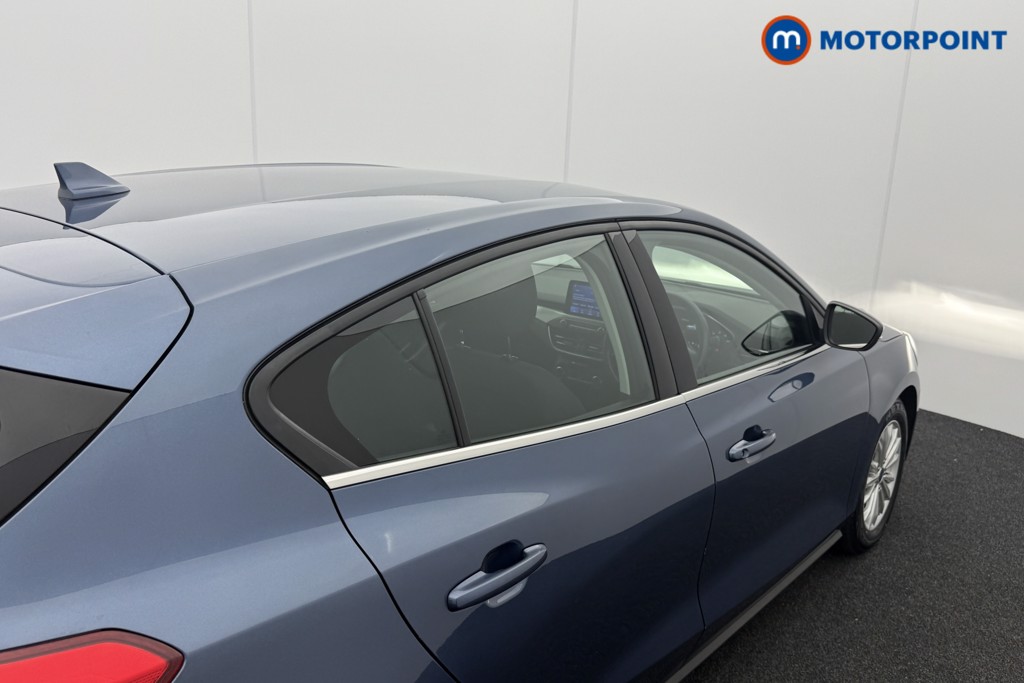 Ford Focus Titanium Edition Manual Petrol-Electric Hybrid Hatchback - Stock Number (1540799) - 30th supplementary image