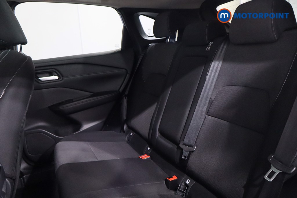 Nissan Qashqai N-Connecta Manual Petrol SUV - Stock Number (1543345) - 5th supplementary image
