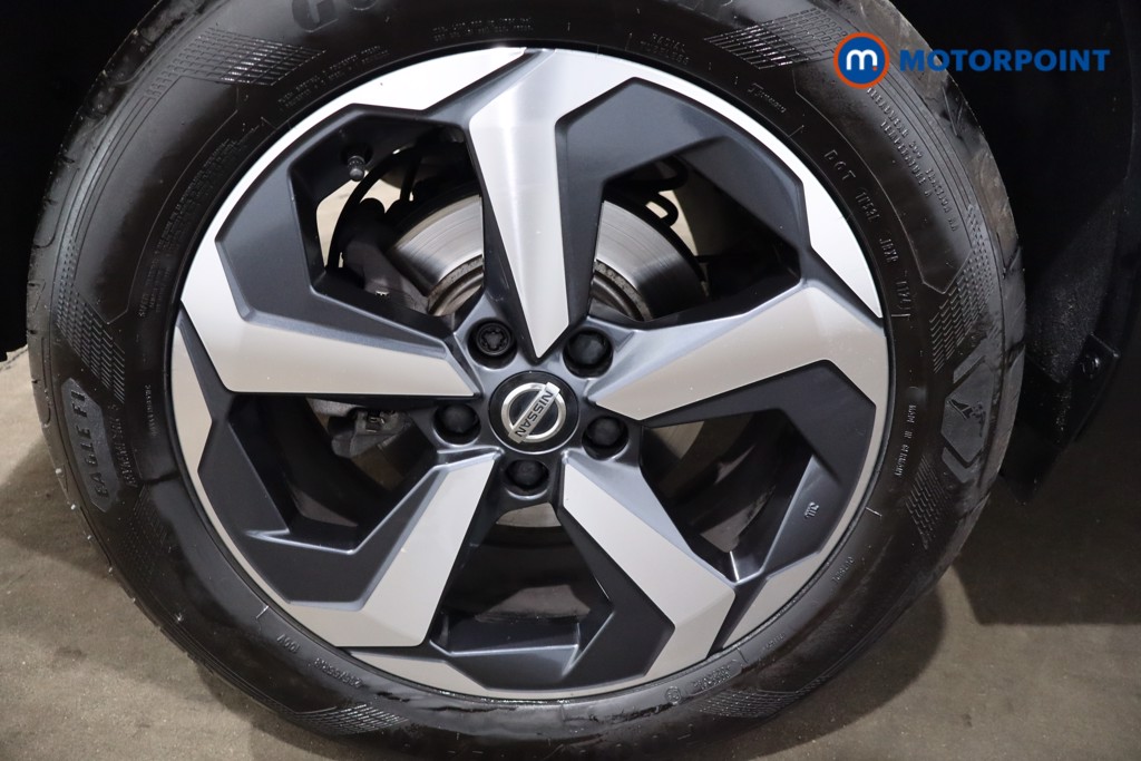 Nissan Qashqai N-Connecta Manual Petrol SUV - Stock Number (1543345) - 9th supplementary image