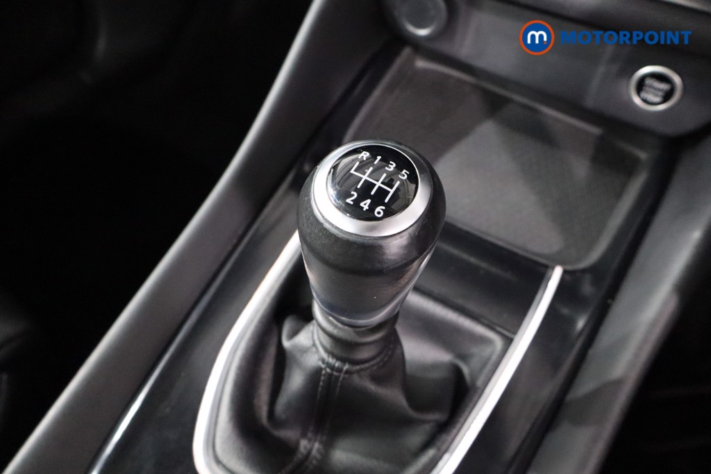 Nissan Qashqai N-Connecta Manual Petrol SUV - Stock Number (1543345) - 17th supplementary image