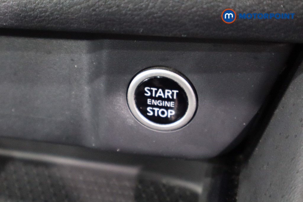 Nissan Qashqai N-Connecta Manual Petrol SUV - Stock Number (1543345) - 19th supplementary image
