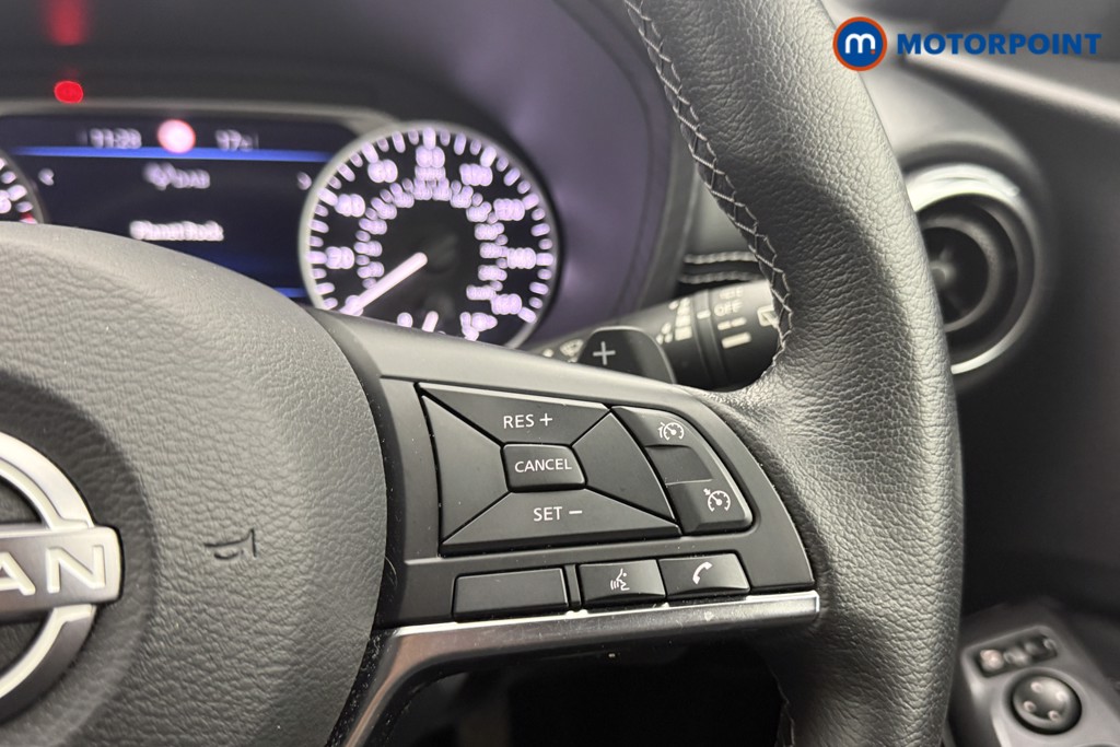 Nissan Juke N-Connecta Automatic Petrol SUV - Stock Number (1544031) - 11th supplementary image