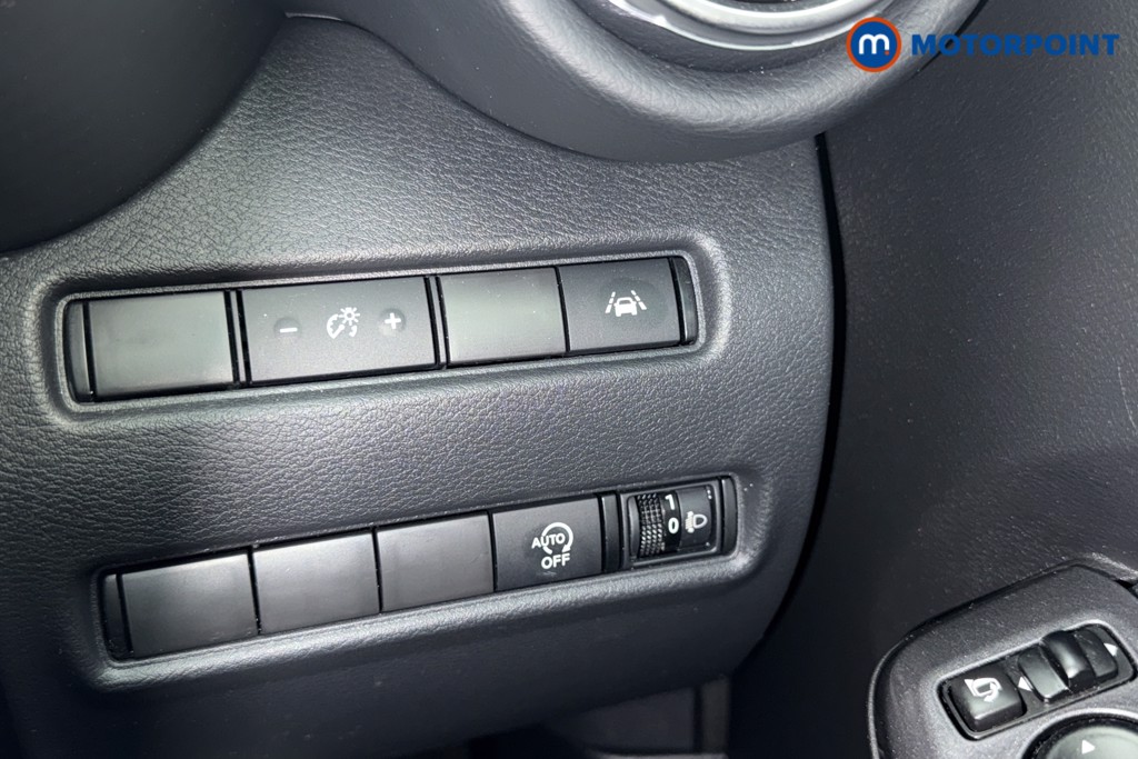 Nissan Juke N-Connecta Automatic Petrol SUV - Stock Number (1544031) - 12th supplementary image