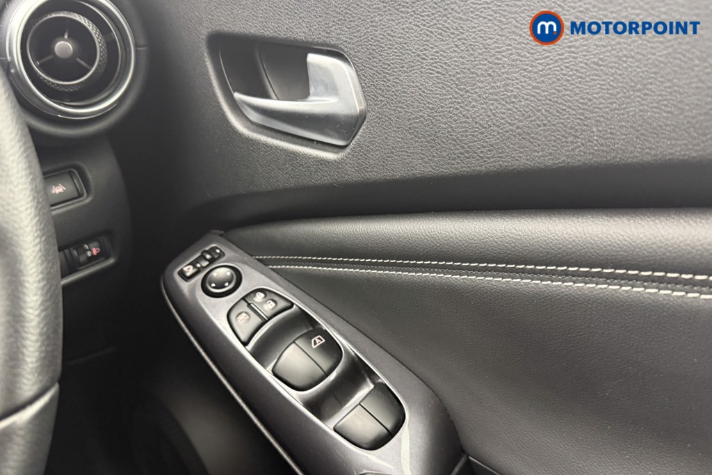 Nissan Juke N-Connecta Automatic Petrol SUV - Stock Number (1544031) - 13th supplementary image