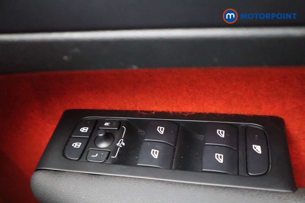 Volvo Xc40 R Design Manual Petrol SUV - Stock Number (1528192) - 16th supplementary image