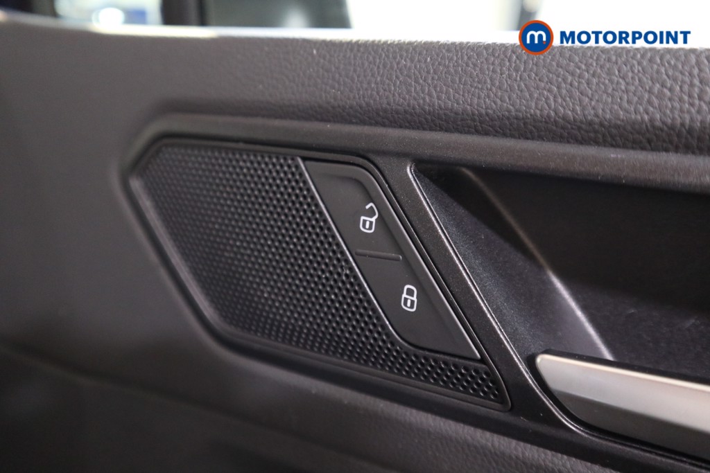 Volkswagen Tiguan Life Manual Petrol SUV - Stock Number (1530392) - 10th supplementary image