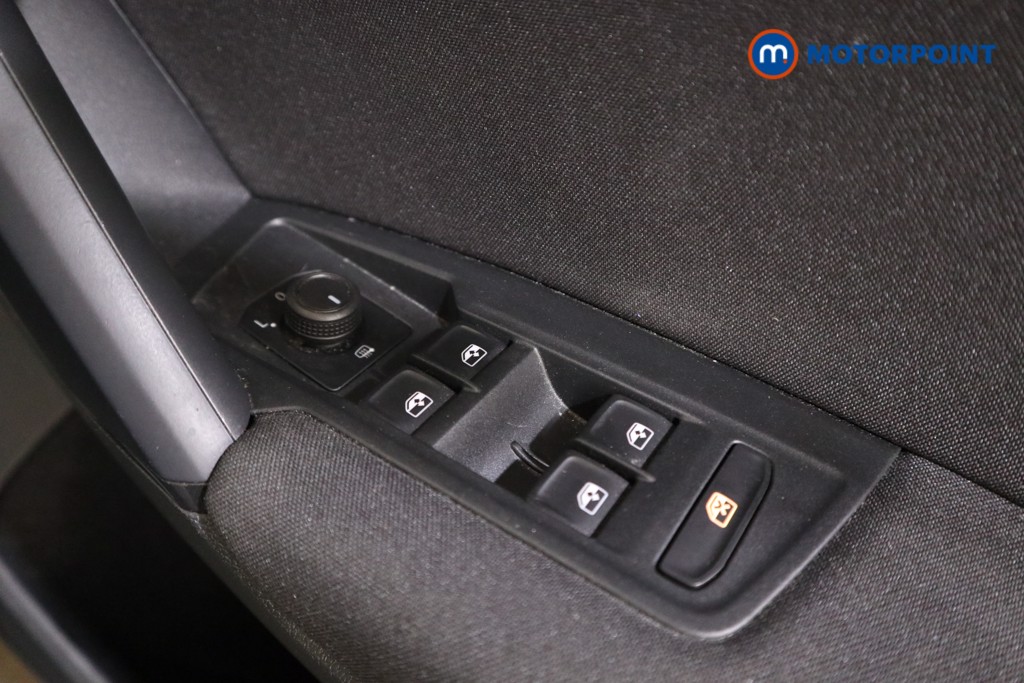 Volkswagen Tiguan Life Manual Petrol SUV - Stock Number (1530392) - 11th supplementary image